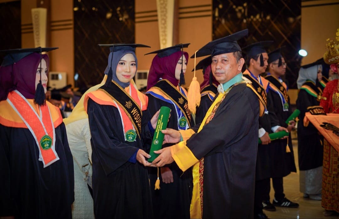 Wisuda UNU, Jihan Serukan Hilirisasi ke Desa