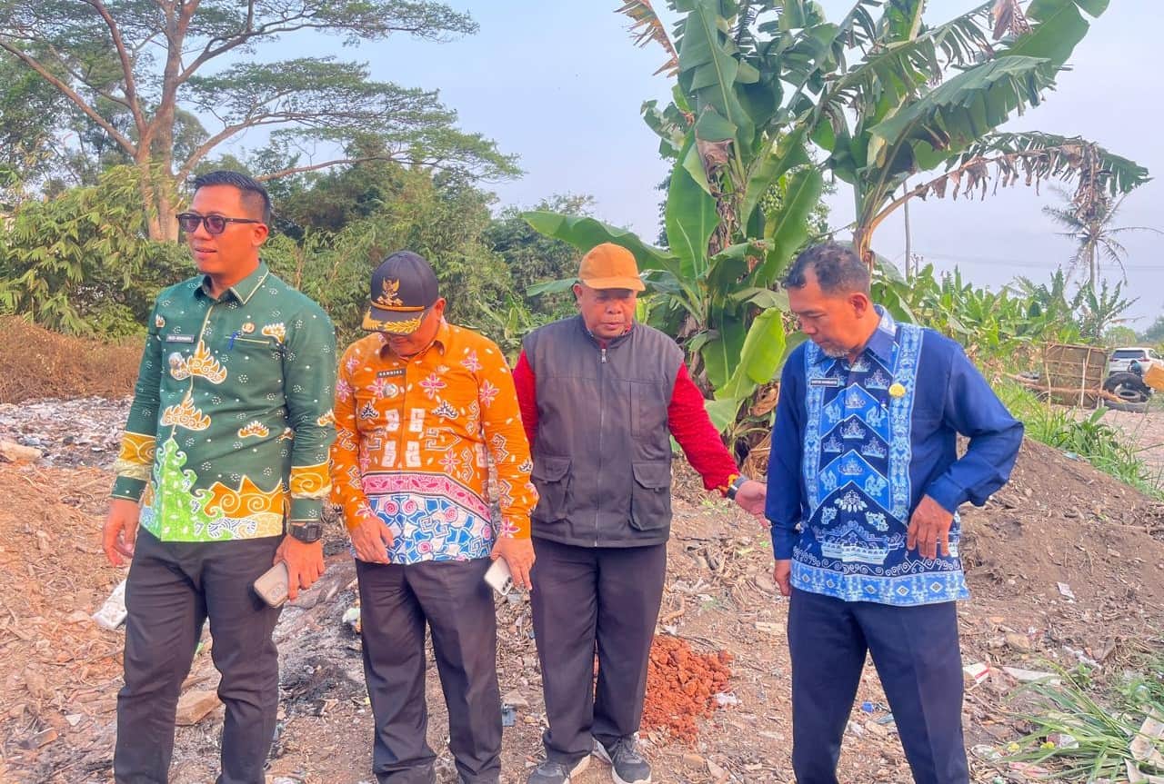 Tindak Lanjut Sampah Dibakar di Way Gubak, DLH Bandar Lampung Turun Tangan Bersihkan Lokasi