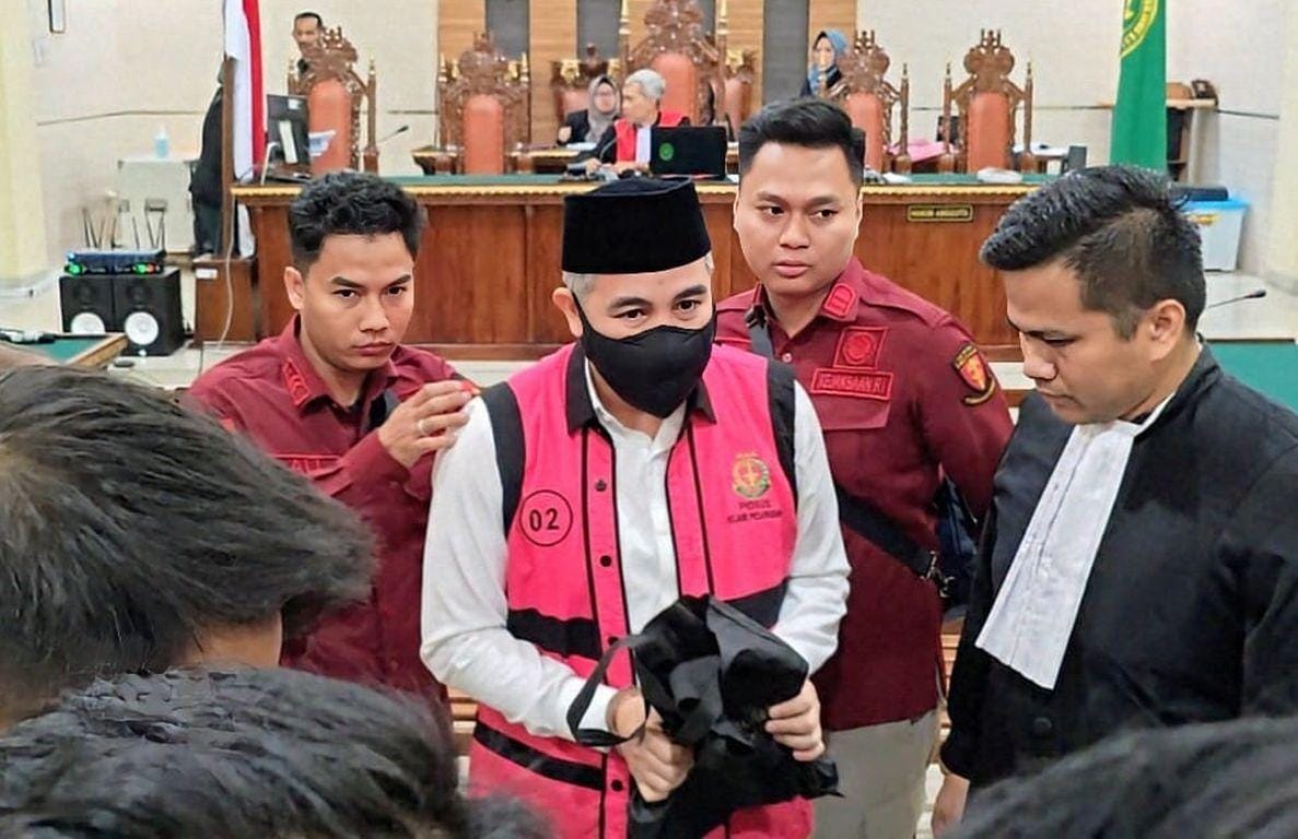 Hakim Naikkan Hukuman Dendi Ramadhona