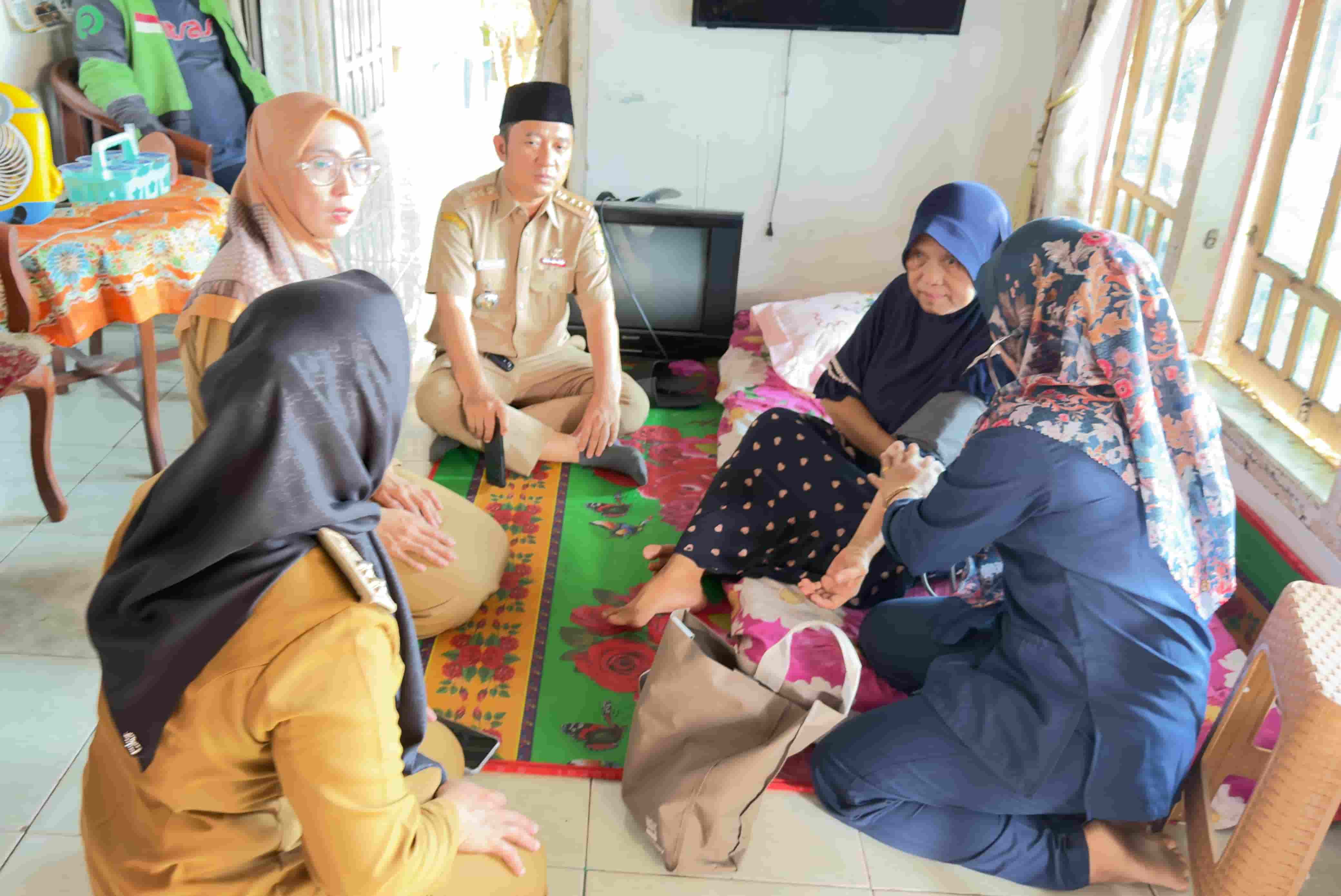 Puskesmas Rajabasa Indah Bersama Lintas Sektor Lakukan Kunjungan Lansia Risiko Tinggi