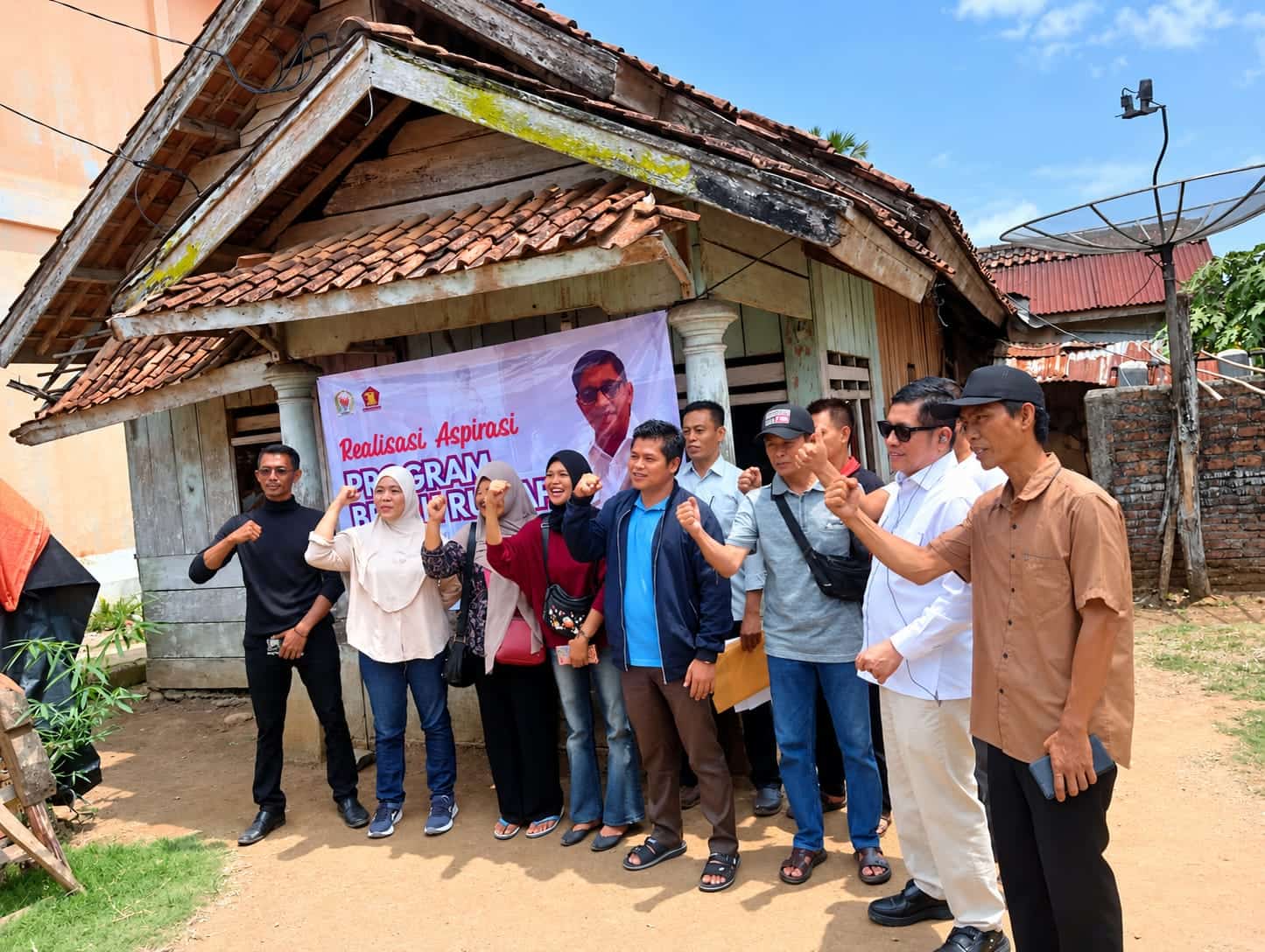 Warga Kecamatan Abung Tinggi Lampung Utara Sampaikan Terima Kasih atas Realisasi Program Bedah Rumah Bob Hasan