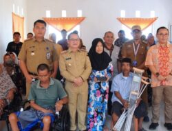 Saipul, Serahkan Bantuan Program Atensi Yayasan Wiyata Guna Kementerian Sosial RI Pada Disabilitas Fisik